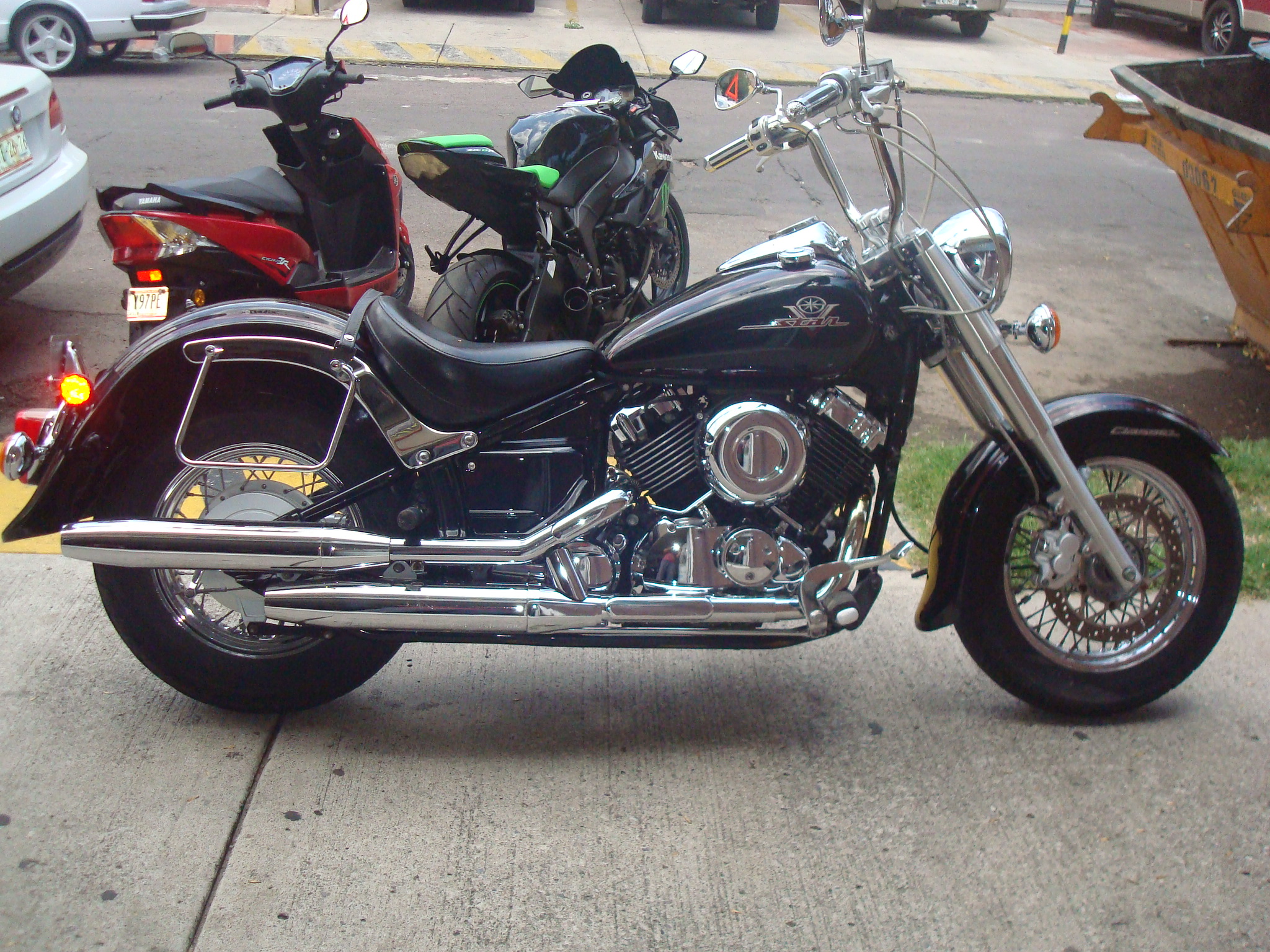 VENDIDA …………………… MOTOCICLETA YAMAHA V STAR 650 CLASSIC MOD 1999