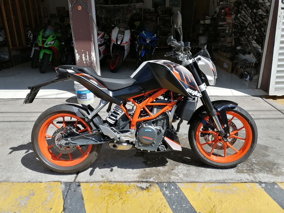 VENDIDA …………… MOTOCICLETA KTM NACIONAL 390 DUKE 2016