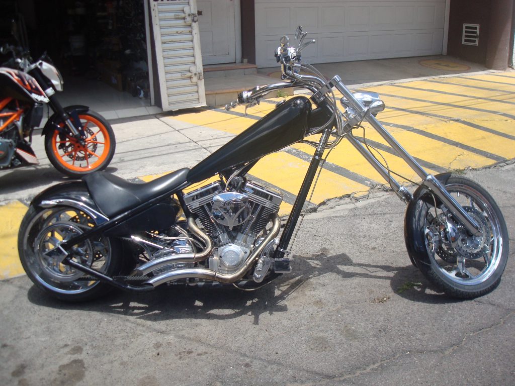 VENDIDA ……………… MOTOCICLETA CHOPPER AMERICAN IRON HORSE 1900 MODELO 2006