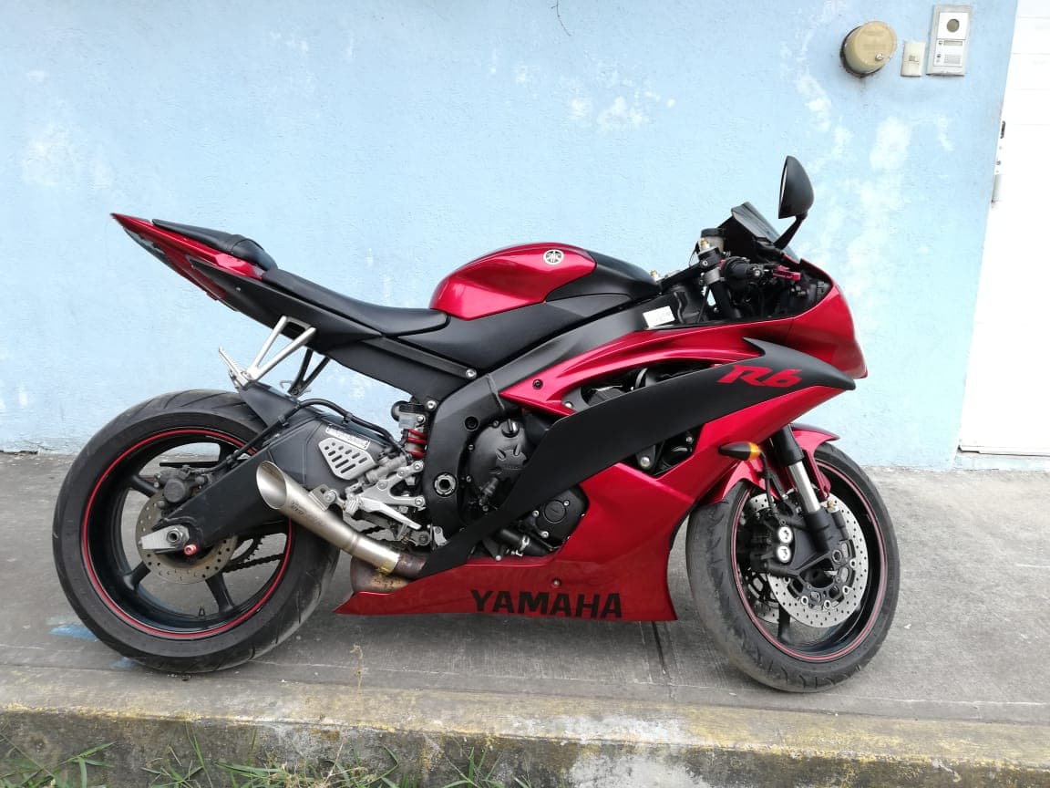 VENDIDA …………….. MOTOCICLETA YAMAHA R6R 2011 IMPORTADA