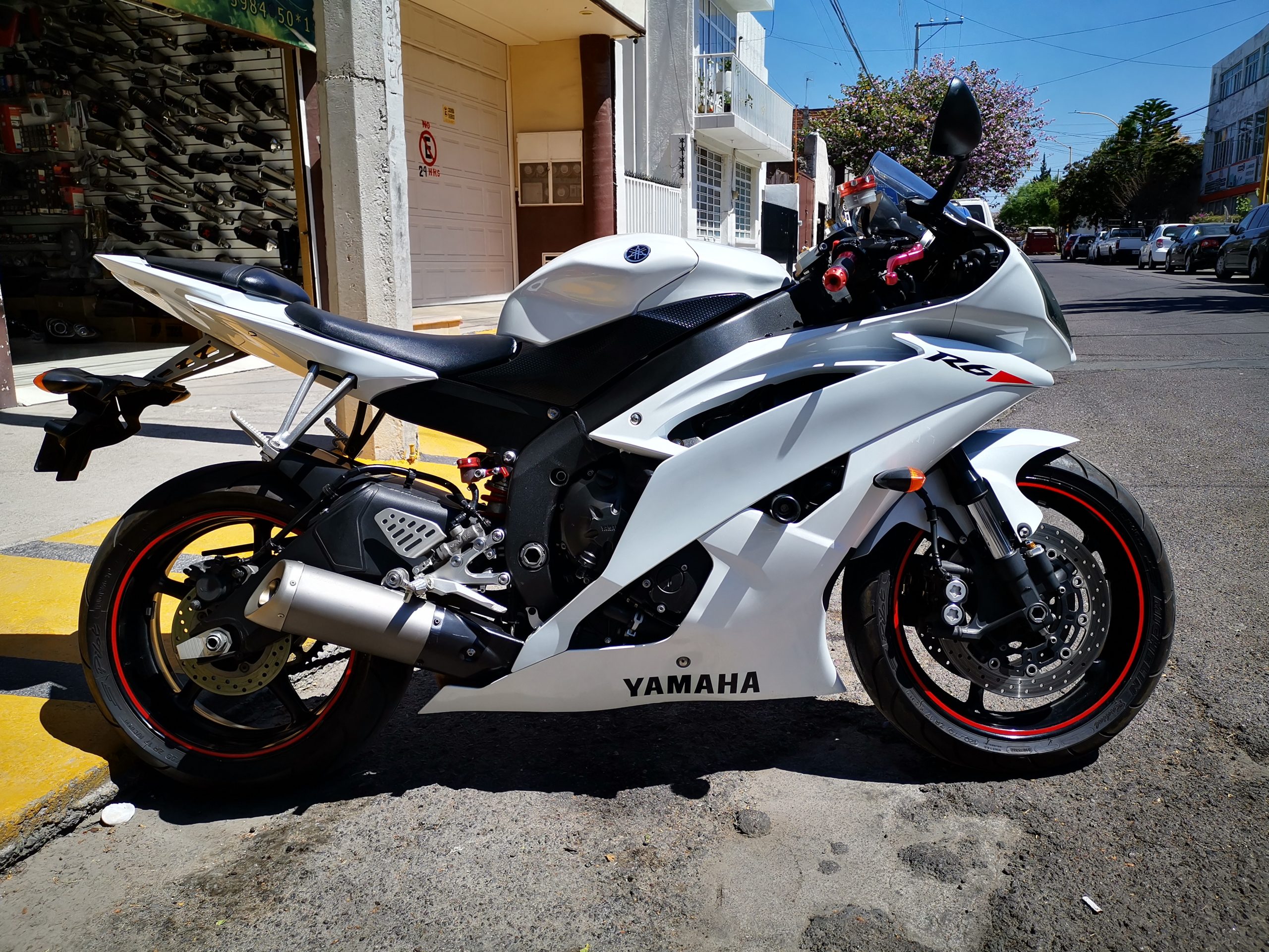 VENDIDA ……………… MOTOCICLETA YAMAHA R6R MODELOL 2011 NACIONAL BAJA 2020