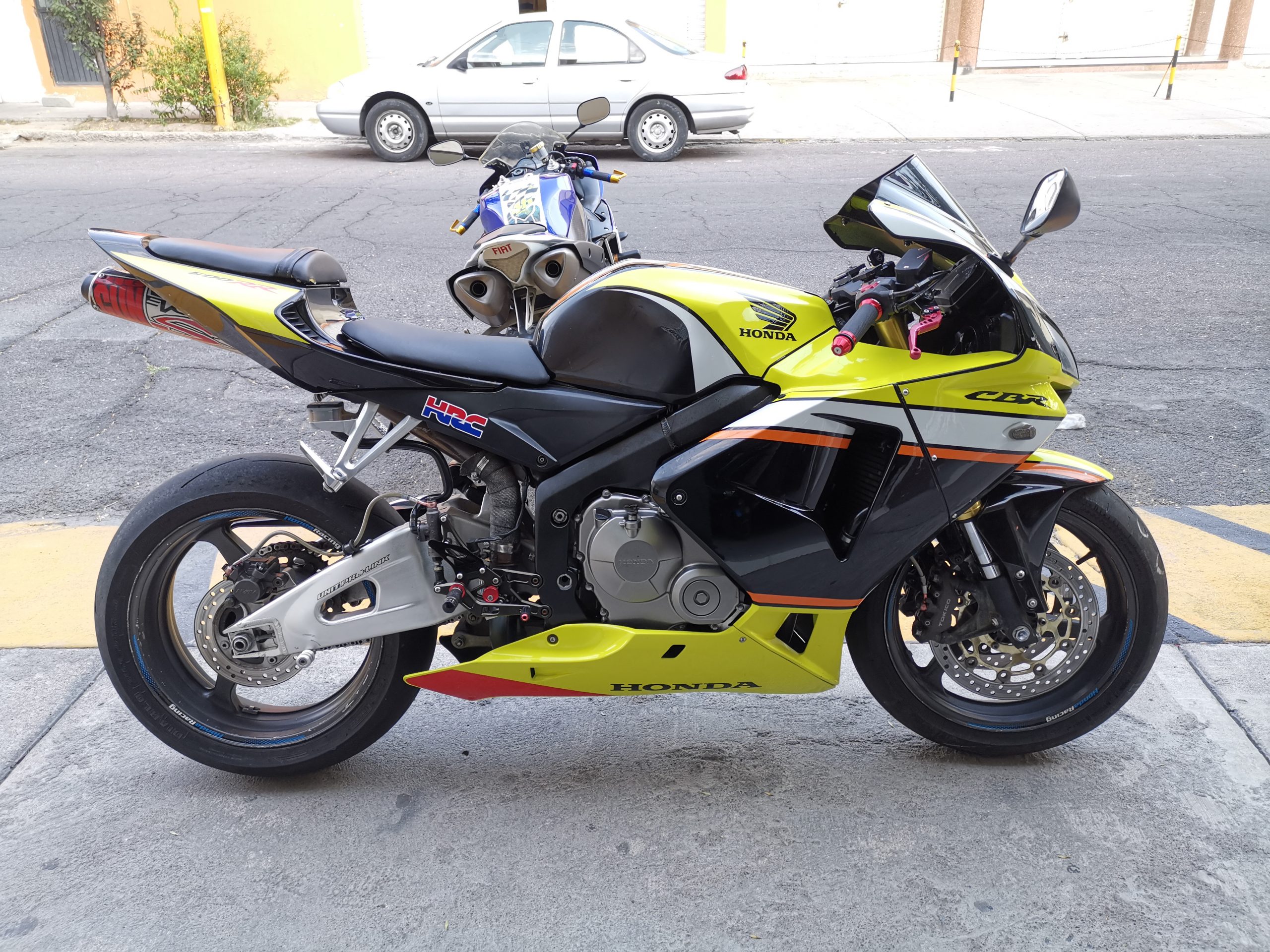 VENDIDO ………….. MOTOCICLETA HONDA CBR 600 RR MODELO 2005 IMPORTADA BAJA 2020 SUPER EQUIPADA