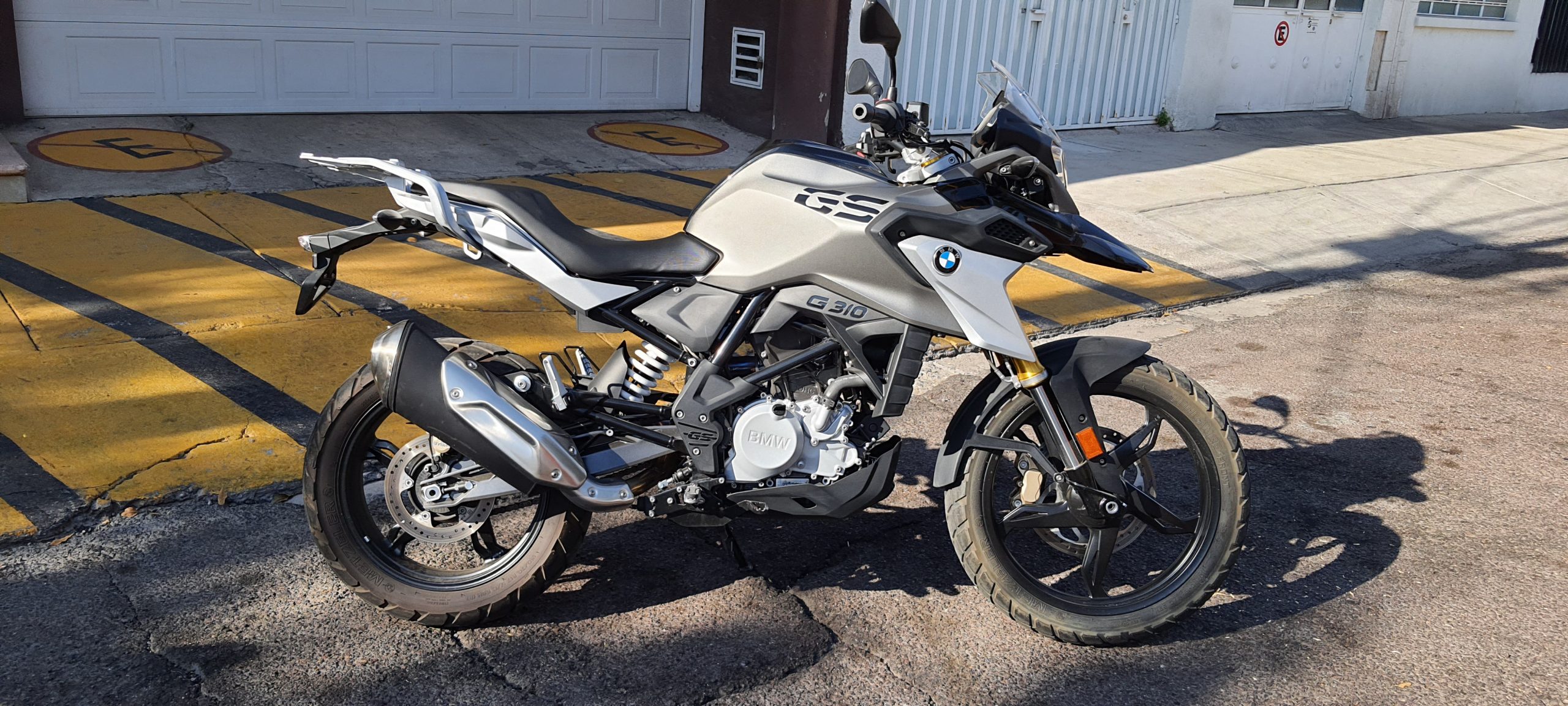 VENDIDA ……………. MOTOCICLETA BMW G 310GS MODELO 2020 NACIONAL