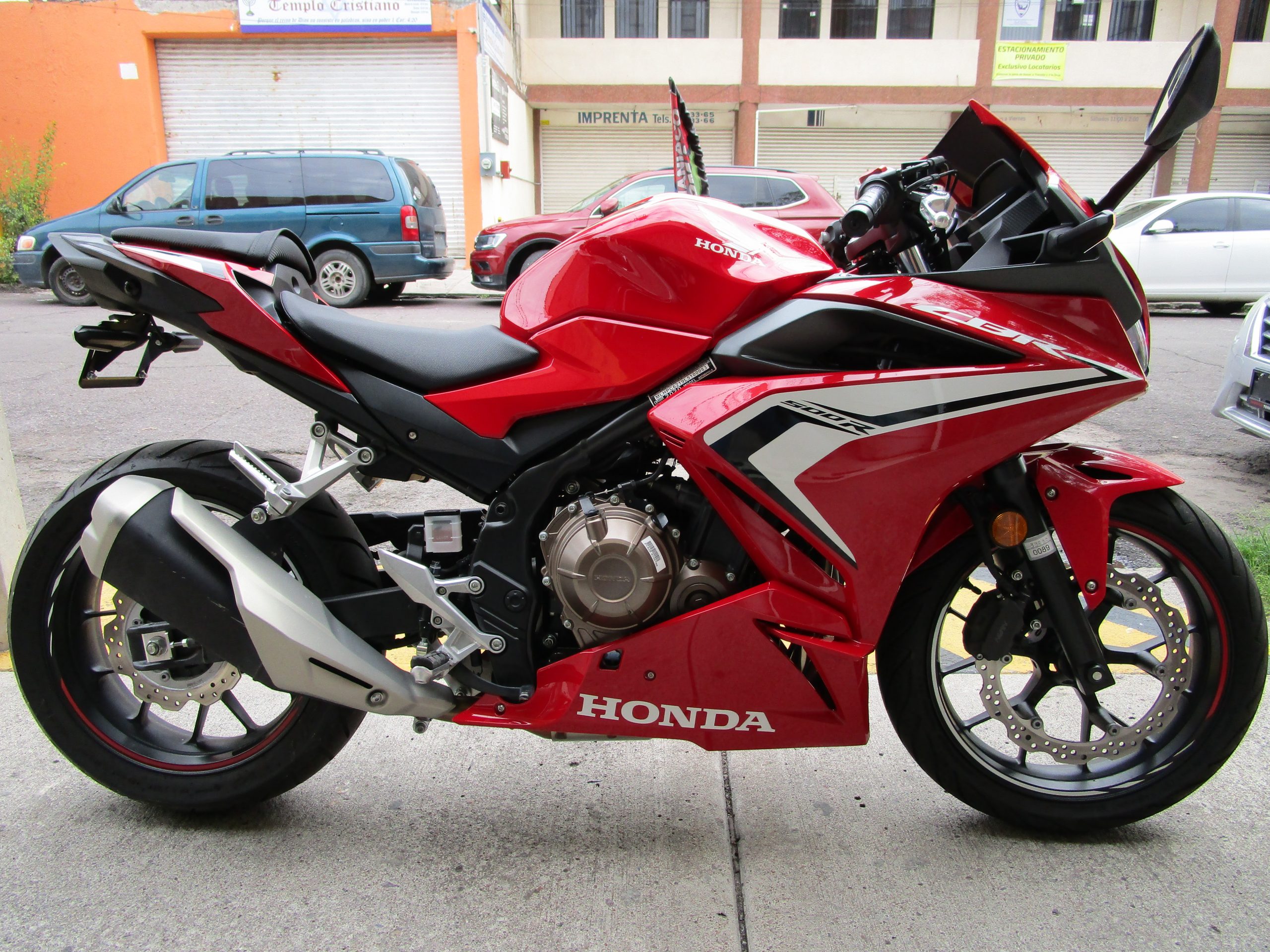 VENDIDA ……………….. MOTOCICLETA HONDA CBR500R 2020 IMPORTADA