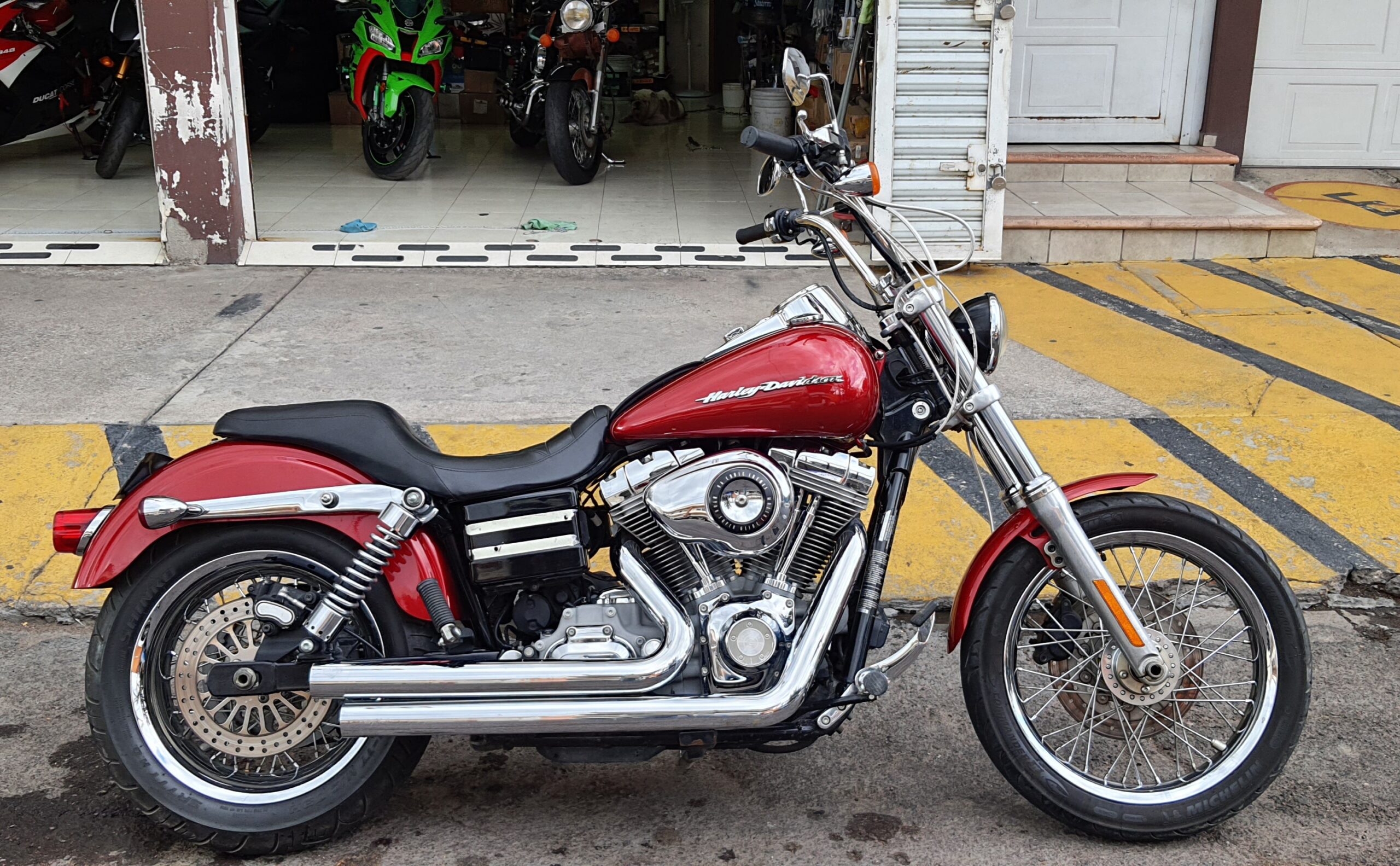 VENDIDA ………………… MOTOCICLETA HARLEY DAVIDSON DYNA SUPER GLIDE IMPORTADA MODELO 2009