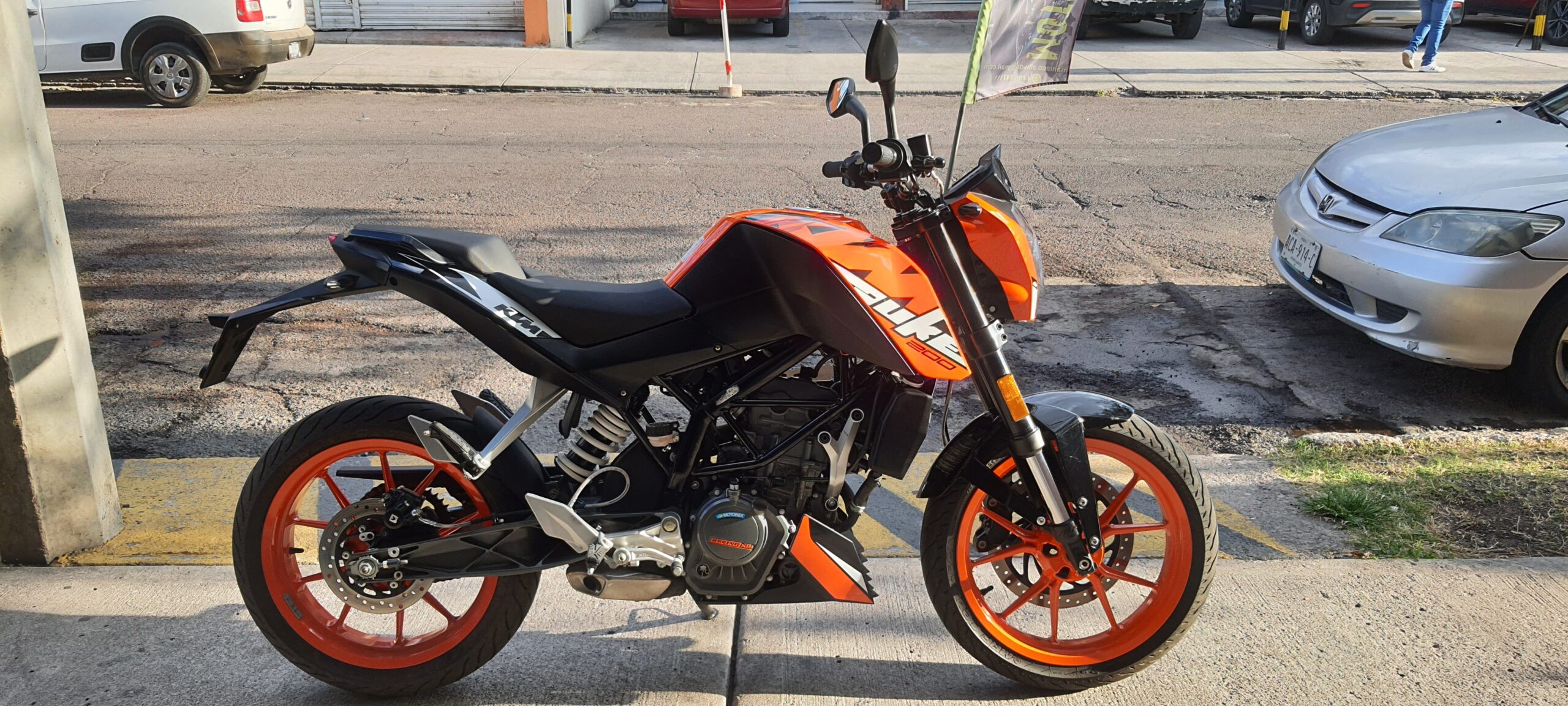 VENDIDO ………………. MOTOCICLETA KTM DUKE 200 MODELO 2021 NACIONAL