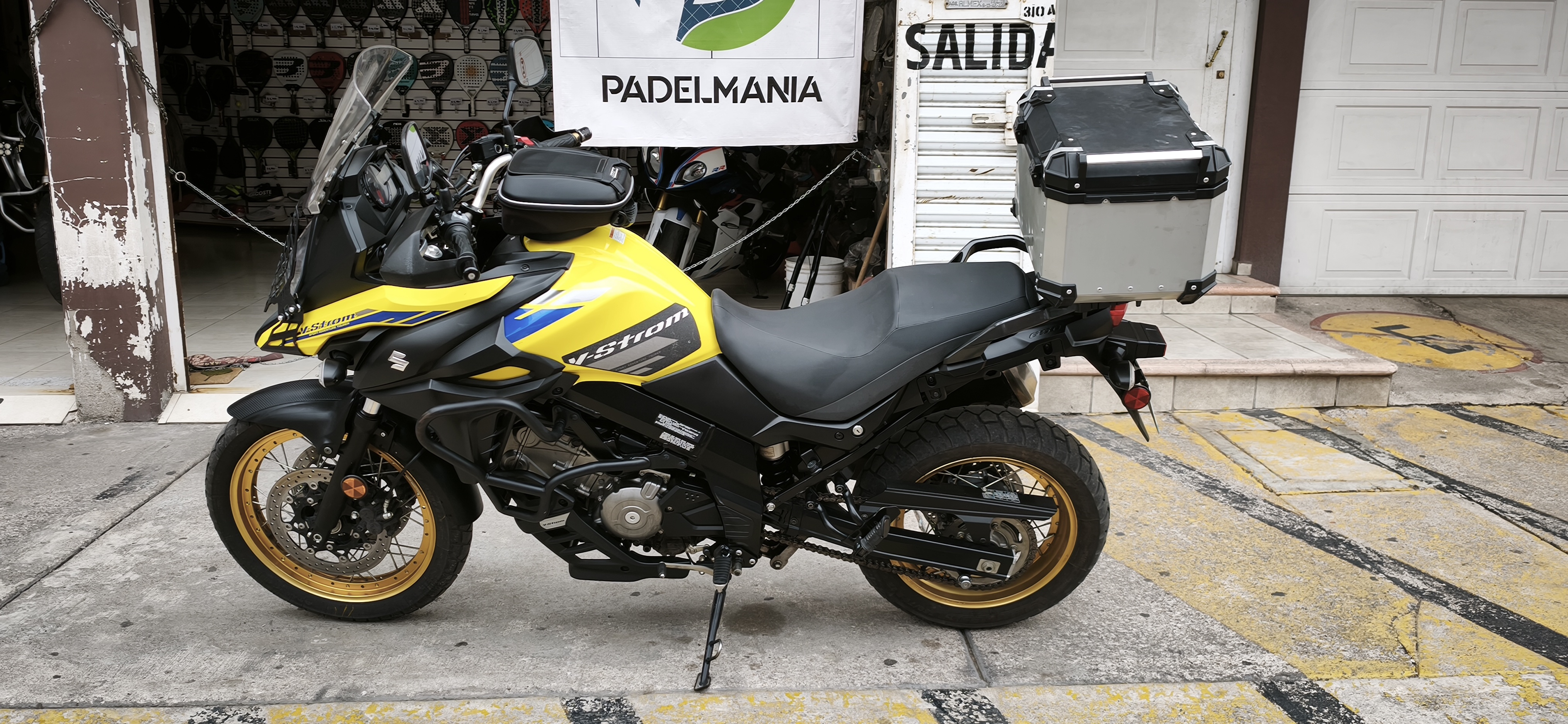 MOTOCICLETA SUZUKI V STROM 650 MODELO 2021 NACIONAL - Imagen 6