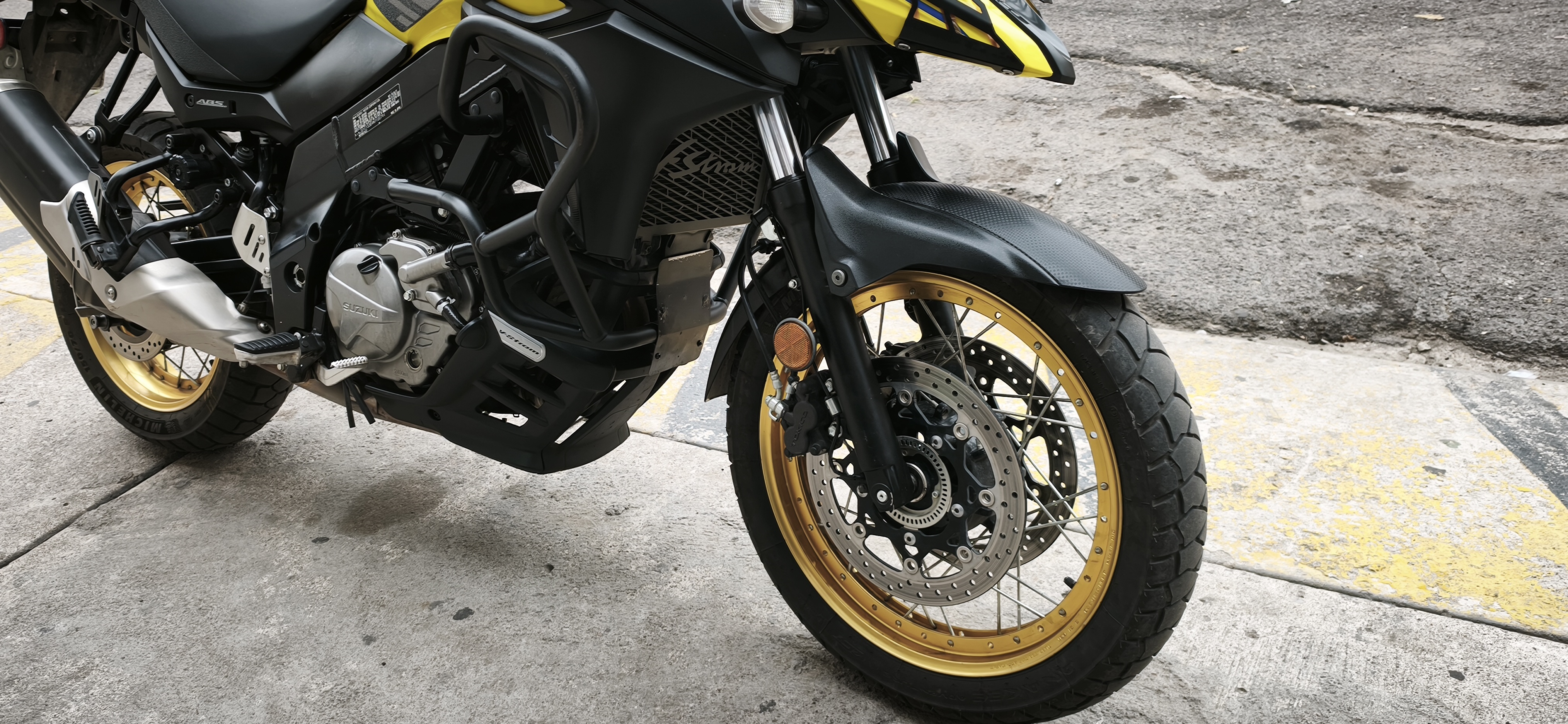 MOTOCICLETA SUZUKI V STROM 650 MODELO 2021 NACIONAL - Imagen 12