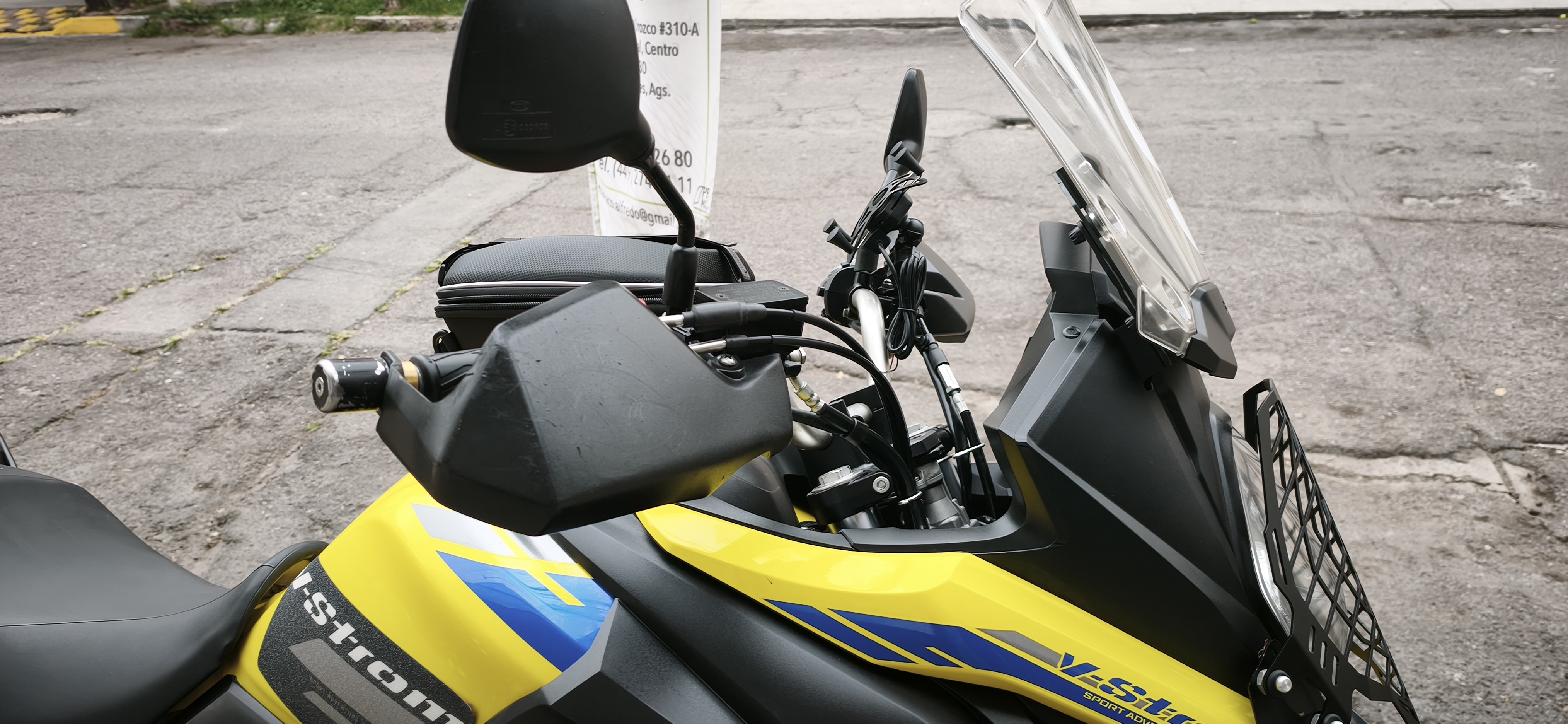 MOTOCICLETA SUZUKI V STROM 650 MODELO 2021 NACIONAL - Imagen 14