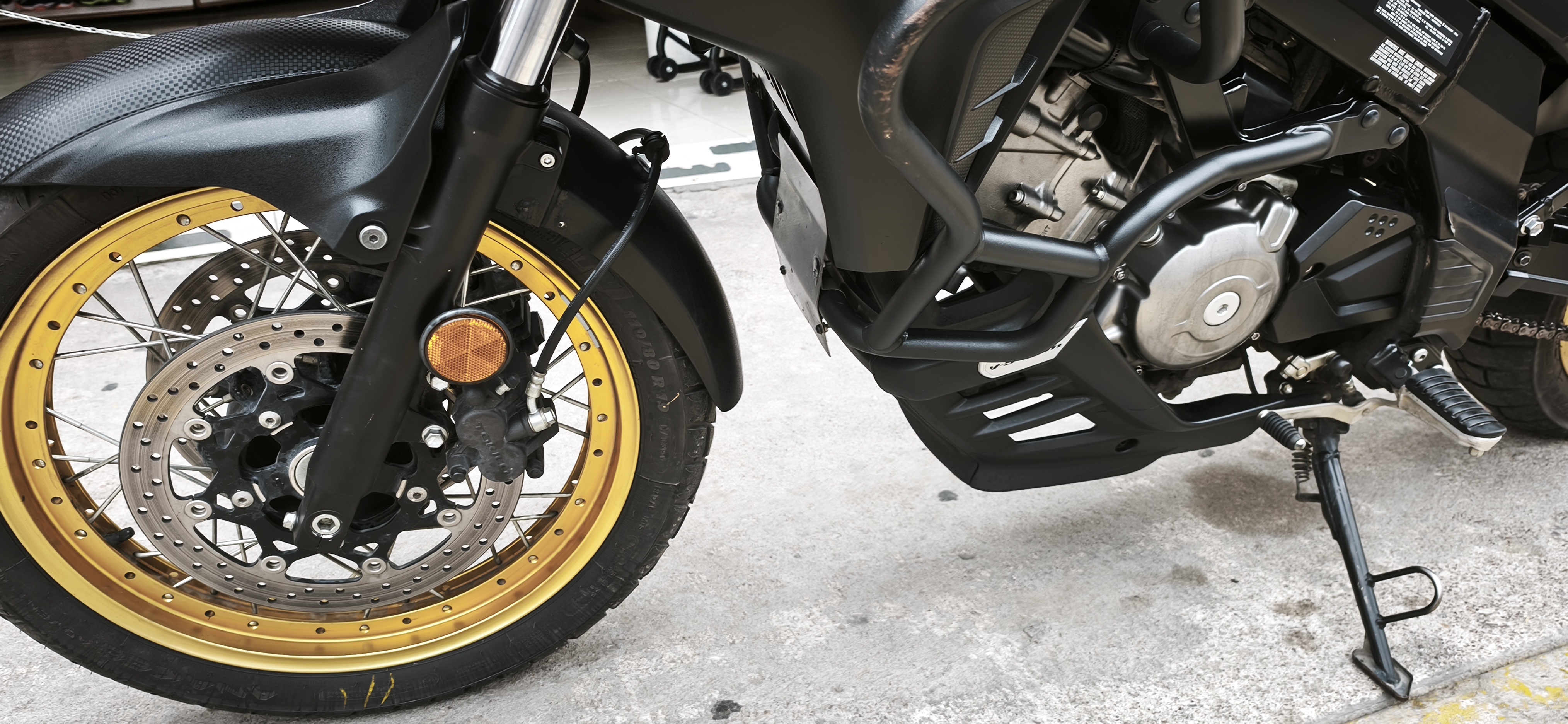 MOTOCICLETA SUZUKI V STROM 650 MODELO 2021 NACIONAL - Imagen 16