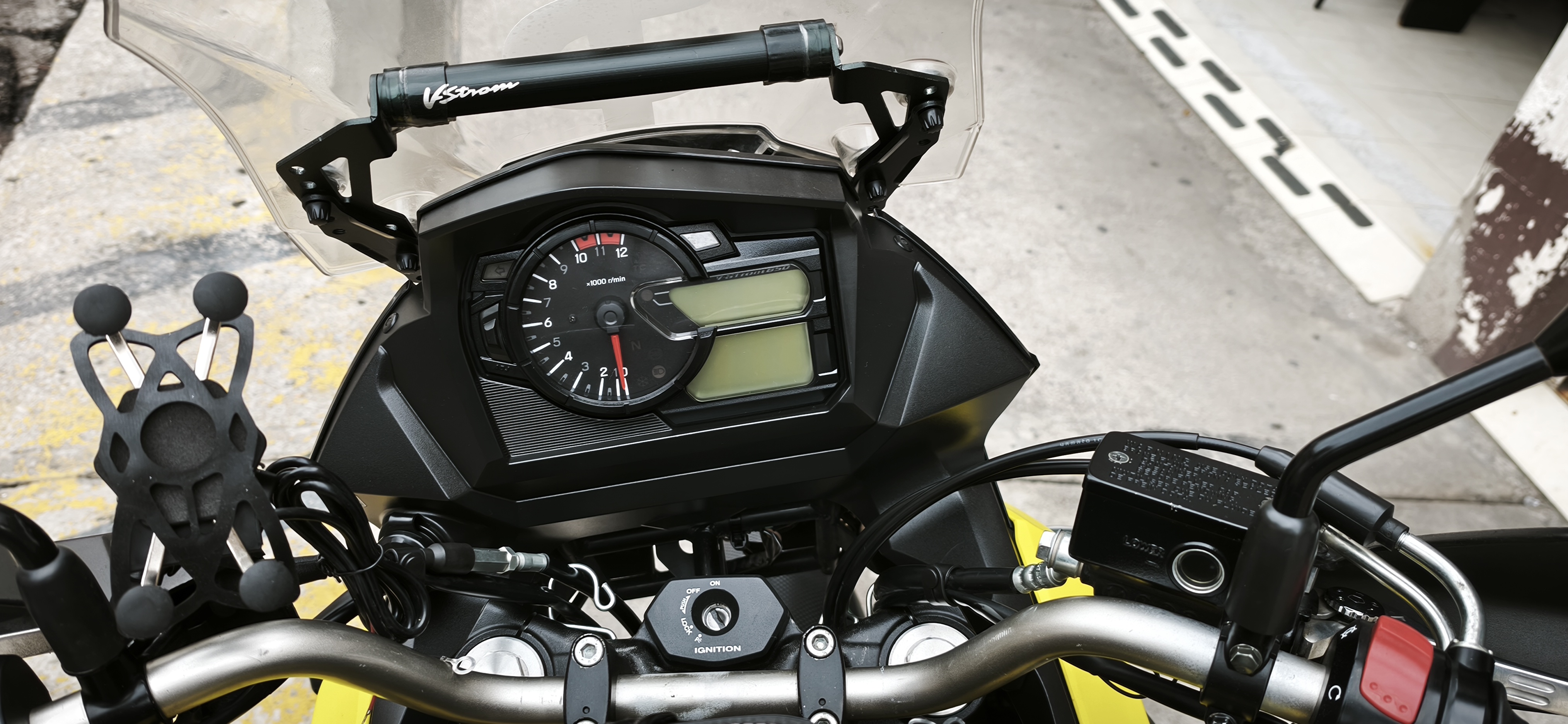 MOTOCICLETA SUZUKI V STROM 650 MODELO 2021 NACIONAL - Imagen 21
